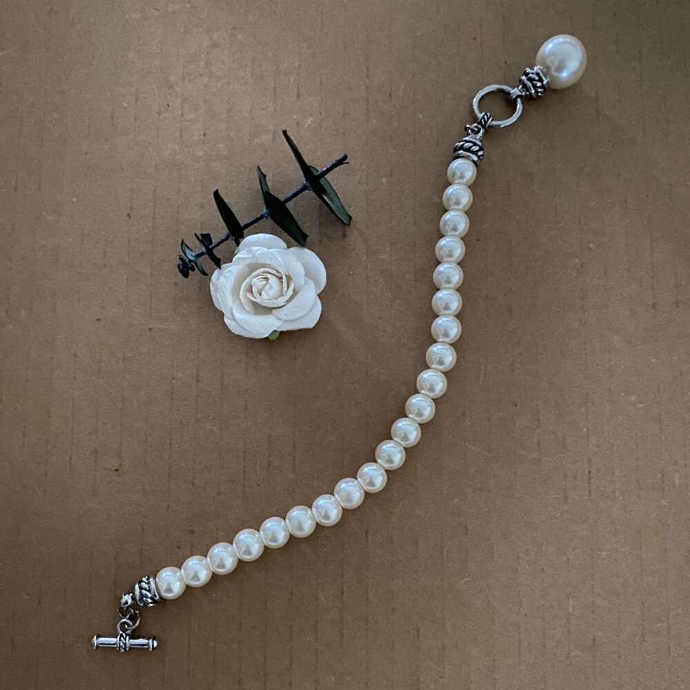 LAGO JEWELERS Pearl and Silver Bracelet 7"